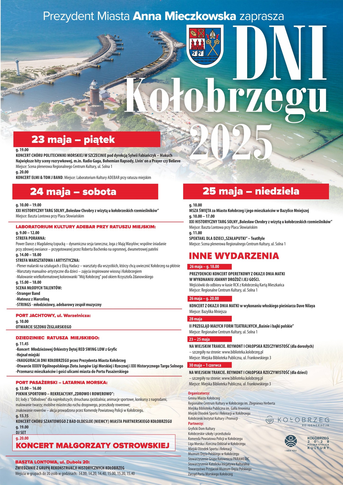 plakat z informacjami w tle widok na wejście do portu